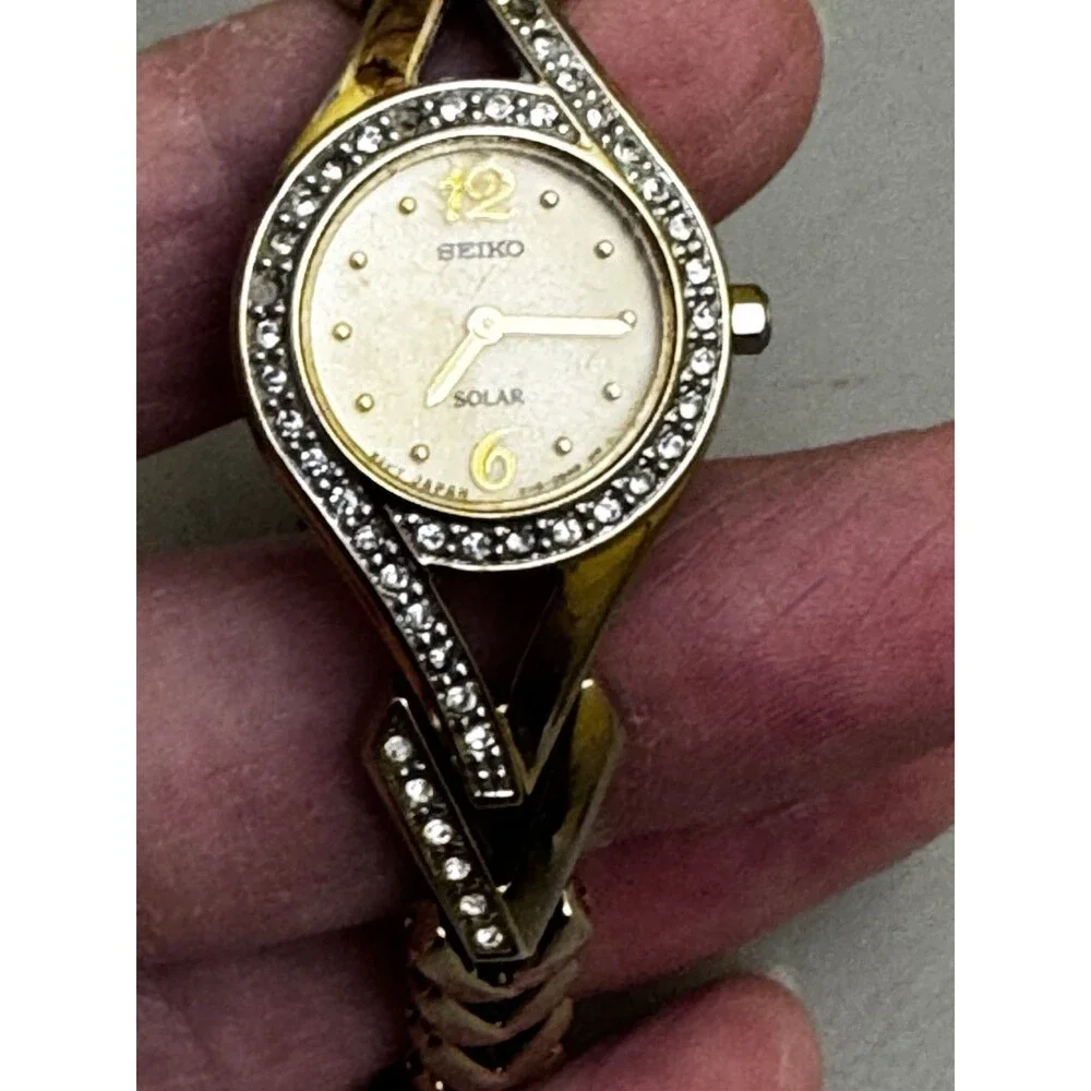 Seiko Solar Womens Watch Gold Tone Crystal Bracelet V115-0AP0 6.75